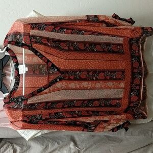 Ella moss 100 silk blouse size xs length of 24 pit to pit 19 inches